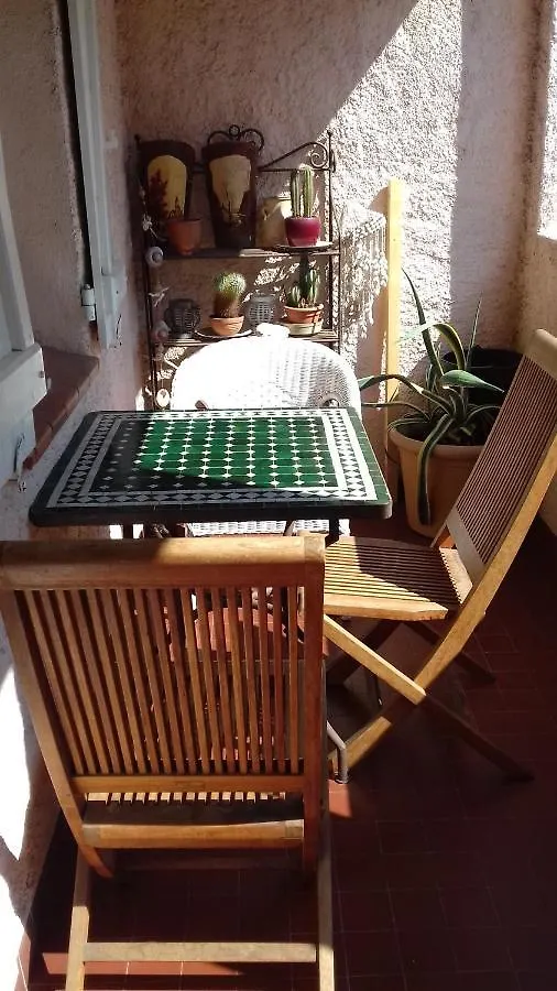 Appart Au Calme, Climatise, Avec Parking, 2 Pas Des Plages, Hyeres Le Port location
