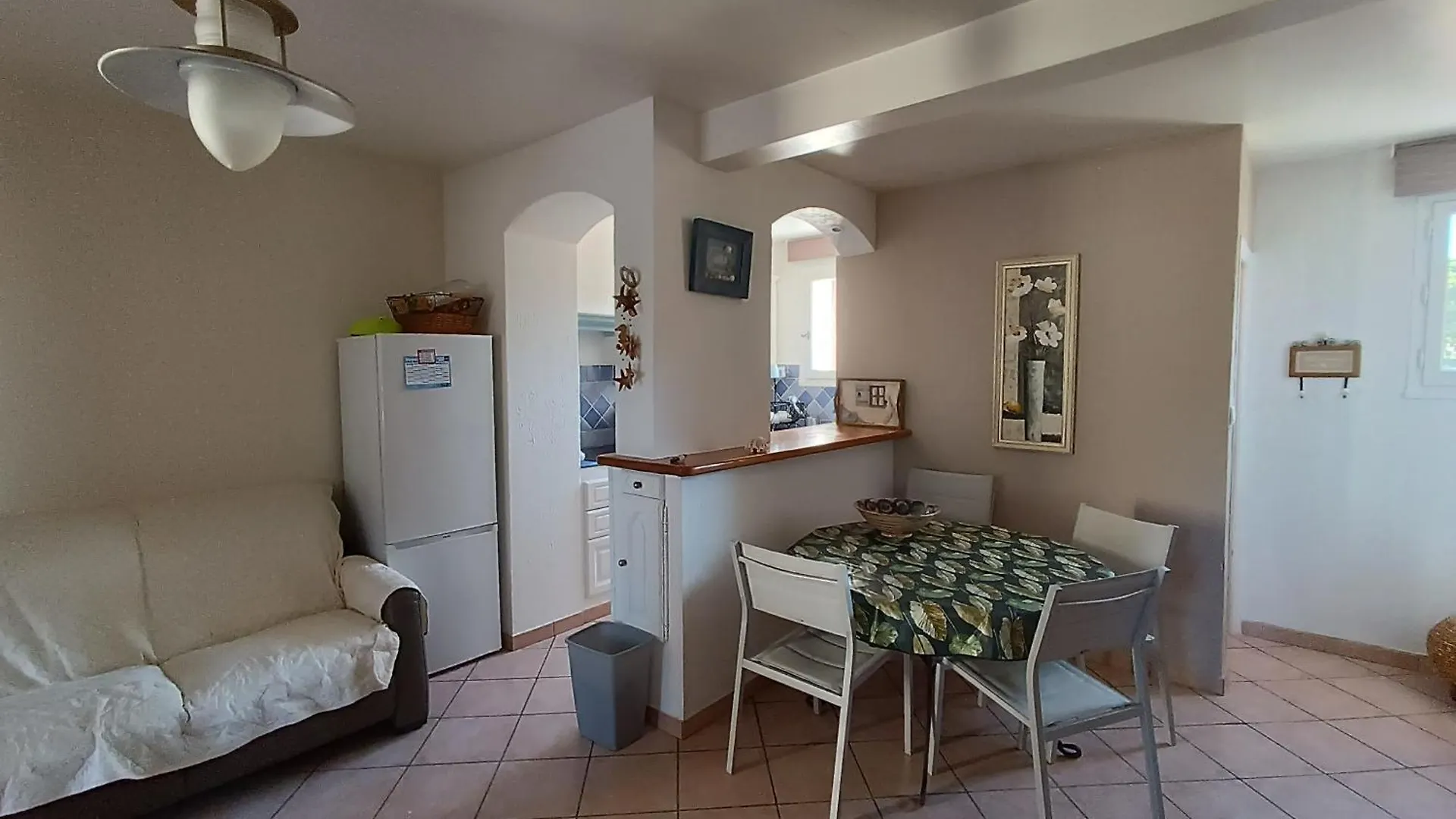 Appart Au Calme, Climatise, Avec Parking, 2 Pas Des Plages, Hyeres Le Port Apartment