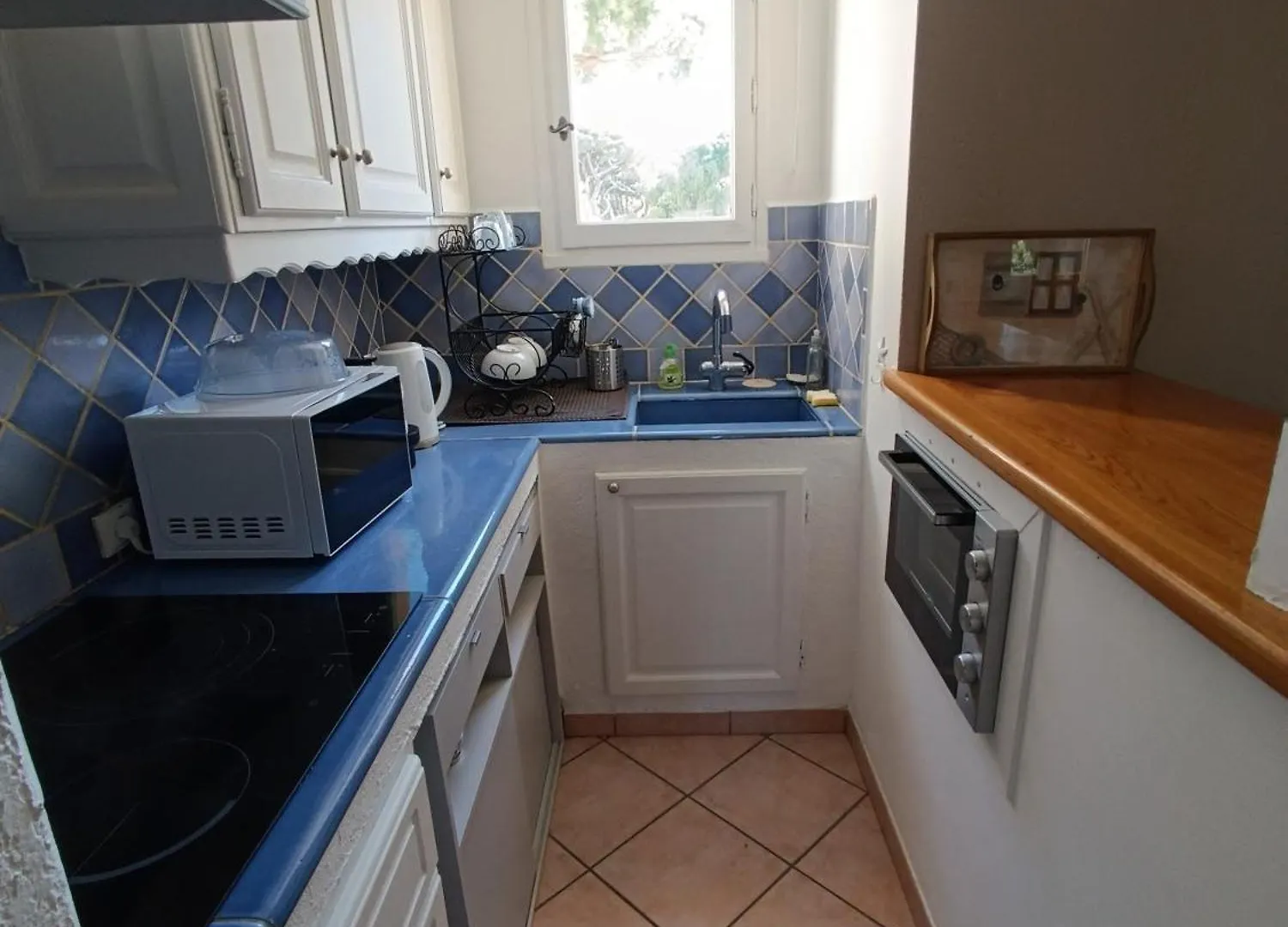 Appart Au Calme, Climatise, Avec Parking, 2 Pas Des Plages, Hyeres Le Port Apartment 0*,  France